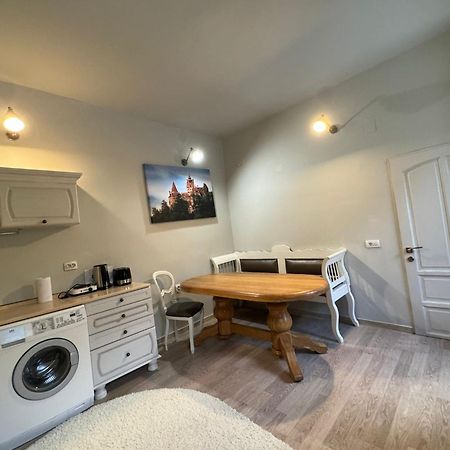 Central Stay Braşov Exteriör bild
